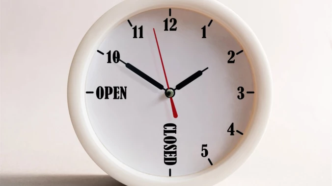 De ce sunt ceasurile publicitare cu logo o investiție în promovarea pe termen lung a mărcii?