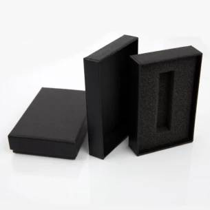 Cutie din carton pentru stick-uri de memorie - Negru